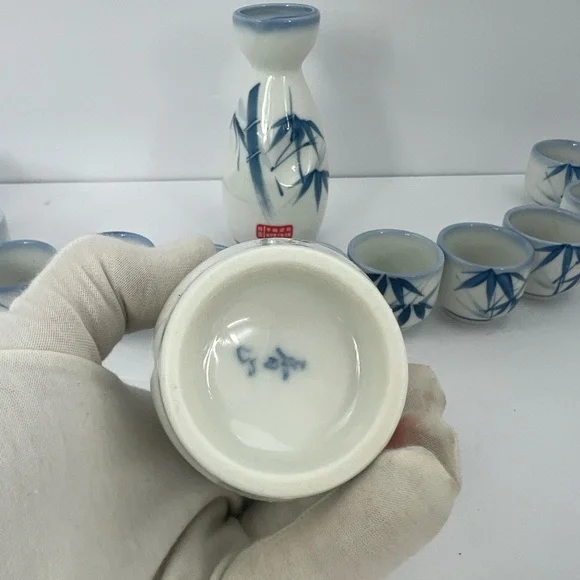 VINTAGE JAPANESE 14 PIECES SAKE SET, 12 CUPS, 2 BOTTLES, BLUE BAMBOO DESIGN - Picture 9 of 14